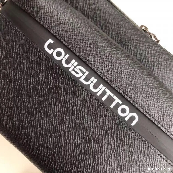 AAA Replica Ru Louis Messenger Vuitton 0805